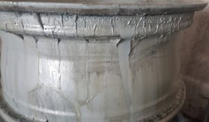 odlakovaný disk po odstránení komaxitu